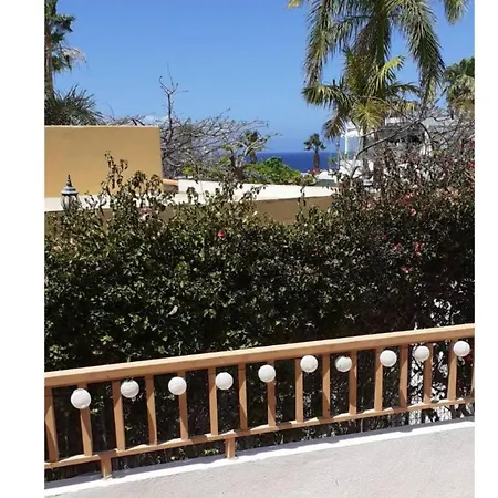 First Line Apartment !!! 50 M From La Pinta Beach !!! In Los Geranios *